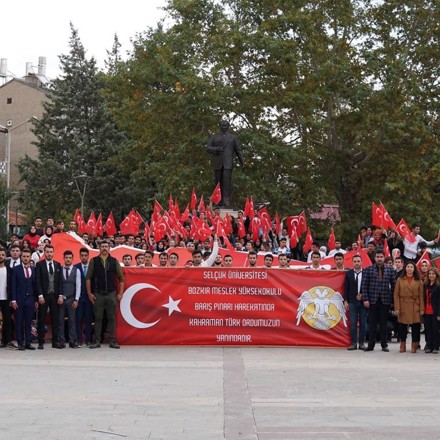 Selçuk Üniversitesi Bozkır Meslek Yüksek Okulu olarak "Barış Pınarı Harekâtına Destek Programı ve Yürüyüşünü" gerçekleştirdik.
